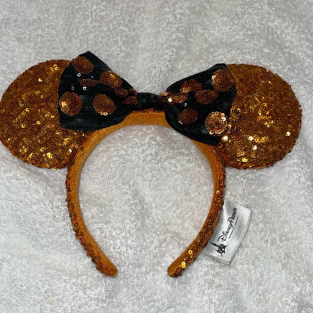 New Disney Orange and Black Minnie Mouse Ears Headband. Smoke-free home.